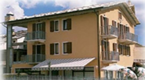 Отель Hotel Scandola  Боско-Кьезануова